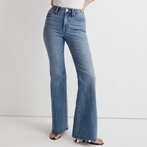 Madewell The Perfect Vintage Flare Jean 24P